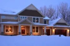 Votre porte de garage ne fonctionne pas bien cette hiver ? Voici pourquoi !